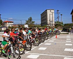 Βραδινή ποδηλατοπεραντζάδα στους δρόμους της Σκύδρας
