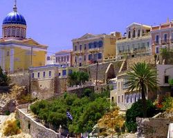 Εντυπωσιάζει: Σύρος από ψηλά-Απόδραση με ένα κλικ [βίντεο)
