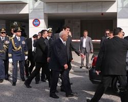 Το πλήθος ματαίωσε την παρέλαση στη Θεσσαλονίκη