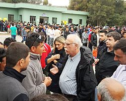 Επίσκεψη ΑΝΥΕΘΑ Δημήτρη Βίτσα στο κέντρο μετεγκατάστασης προσφύγων στο Σχιστό