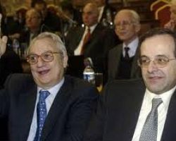 Επίθεση Χατζηγάκη σε Σαμαρά μετά τη διαγραφή