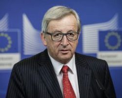 Γιούνκερ: Να το σκεφτεί δύο φορές πριν αθετήσει τη συμφωνία για το μεταναστευτικό ο Ερντογάν