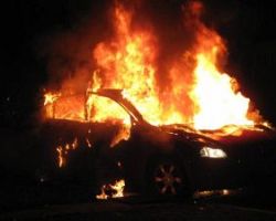 Φωτιά στα Βίλια: Πολύ καλύτερη η εικόνα στα μέτωπα -Πυροσβέστες έχουν οριοθετήσει την περίμετρο
