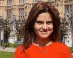 Σοκ: Δολοφόνησαν τη Βρετανή βουλευτή Τζο Κοξ – Ο δράστης φώναζε «Πρώτα η Βρετανία»