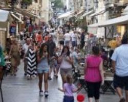 Το Brexit δεν επηρέασε τον τουρισμό -Βρετανοί τουρίστες κάνουν διακοπές στην Κέρκυρα