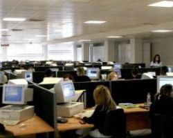 Σύνταξη από τα 50 για εθελουσία έξοδο σε τράπεζες και ΔΕΚΟ