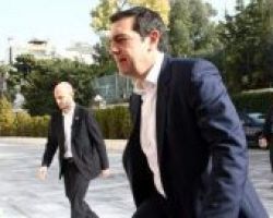 Κάνει πίσω ο Τσίπρας στην εκλογή προέδρου Δημοκρατίας από το λαό