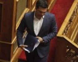 Ο Τσίπρας σκέφτεται να μην πάει στη συζήτηση στη Βουλή για το Plan X