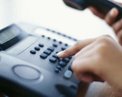 ΤΡΕΙΣ ΓΥΝΑΙΚΕΣ ΕΠΕΣΑΝ ΘΥΜΑΤΑ ΑΠΑΤΗΣ ΣΤΗΝ ΠΕΛΛΑ – ΟΙ ΔΡΑΣΤΕΣ ΠΡΟΣΠΟΙΗΘΗΚΑΝ ΤΟΥΣ ΛΟΓΙΣΤΕΣ
