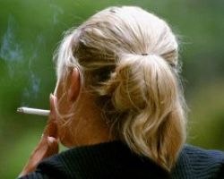 Περισσότερο ευάλωτοι οι χρόνιοι καπνιστές