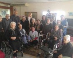 Επισκέψεις της Θεοδώρας Τζάκρη στο Γηροκομείο της Έδεσσας και στο Ορφανοτροφείο Γιαννιτσών