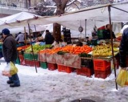 Την απαλλαγή όσων δραστηριοποιούνται στις λαικές αγορές απο την καταβολή ημερίσιου τέλους συμμετοχής για το διάστημα της κακοκαιρίας ζήτησε η  Π.Κ.Μ.