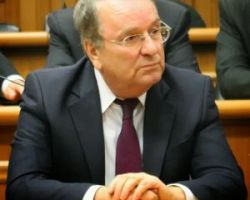 ΓΙΩΡΓΟΣ ΚΑΡΑΣΜΑΝΗΣ :  ΙΚΑΝΟΠΟΙΕΙΤΑΙ ΤΟ ΑΙΤΗΜΑ ΤΩΝ ΣΤΕΛΕΧΩΝ ΈΝΟΠΛΩΝ ΔΥΝΑΜΕΩΝ