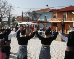 Συμμετοχή της Ευξείνου Λέσχης Χαρίεσσας το πρωί της Καθαράς Δευτέρας στα ΄΄Κούλουμα’΄