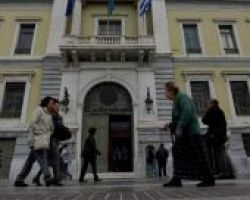 Bloomberg: Ο κίνδυνος για τις ελληνικές τράπεζες από τις καθυστερήσεις στην αξιολόγηση