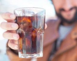 Η καθημερινή κατανάλωση αναψυκτικών διαίτης υπεύθυνη για εγκεφαλικό & άνοια