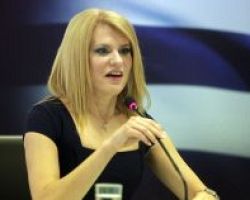 Θεοδώρα Τζάκρη: Άμεση η ανταπόκριση της Πολιτείας στην  πρωτοφανή καταστροφή από παγετό που έπληξε την Πέλλα