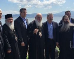 Ο περιφερειάρχης Κεντρικής Μακεδονίας Απόστολος Τζιτζικώστας με τον Μακαριότατο Αρχιεπίσκοπο Ιερώνυμο, στη Λιμνοθάλασσα Καλοχωρίου
