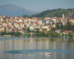Ρύθμισαν τα θυροφράγματα και «καθάρισαν» την λίμνη της Καστοριάς
