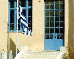 Σχολεία: Τέλος ο εθνικός ύμνος και η έπαρση της σημαίας