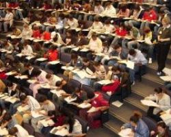 Φοιτητικό επίδομα: Συνεχίζονται οι αιτήσεις για τα 1.000 ευρώ