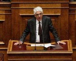 Επιμένει ο Παρασκευόπουλος: Πρέπει να αλλάξει ο νόμος, ήταν προσωρινός