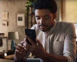 H Samsung τρολάρει το iPhone X με διαφημιστικό