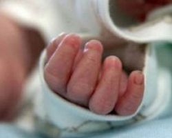 Εγκατέλειψαν βρέφος λίγων ημερών έξω από σχολείο των βορείων προαστίων