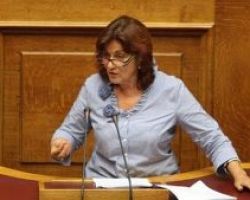 Φωτίου: «Ούτε ένα ευρώ δεν κόβεται από τα αναπηρικά επιδόματα»