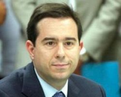 Μηταράκης: Τα πρόστιμα σε πρόσφυγες και μετανάστες θα αφαιρούνται από τα επιδόματά τους