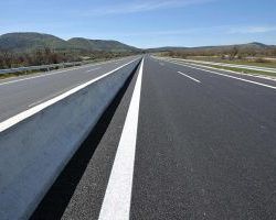 Εργασίες καθαρισμού ερεισμάτων στην Εθνική Οδό Θεσσαλονίκης – Έδεσσας