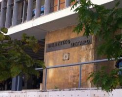 Τζιτζικώστας και δήμαρχοι στον εισαγγελέα για την ΕΥΑΘ