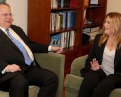 Στο ονοματολογικό επικεντρώθηκε η συζήτηση Κοτζιά – Γεννηματά