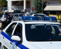 Συνελήφθησαν 5 άτομα για παράνομη μεταφορά 31 αλλοδαπών σε βανάκι