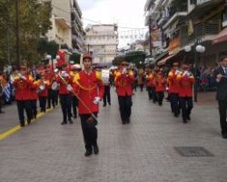 Τους ήρωες του ’40 τίμησαν με την παρέλασή τους οι μαθητές και σύλλογοι του Δήμου Πέλλας