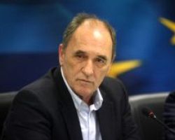 Σταθάκης: Δεν θα υπάρξουν αυξήσεις στα τιμολόγια της ΔΕΗ