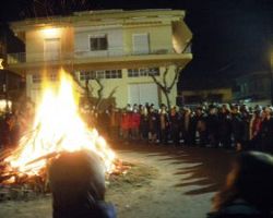 Αναβίωση   του    χριστουγεννιάτικου  πατροπαράδοτου  εθίμου   ¨Εννιά  Φαγιά¨ απο τον Π.Σ. Ανατολική Ρωμυλία Καρυωτών