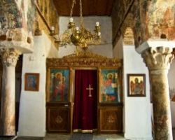 Θεία Λειτουργία – Πάσχα: Χωρίς μεγάφωνα οι ναοί – Πώς θα γίνει η περιφορά του Επιταφίου