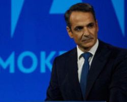 Εκτός ΝΔ με εντολή Μητσοτάκη ο συντονιστής ετεροδημοτών για χυδαίο σχόλιο κατά της Κ. Κούνεβα
