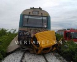 Σύγκρουση τρένου με όχημα – Νεκροί γαμπρός και πεθερά