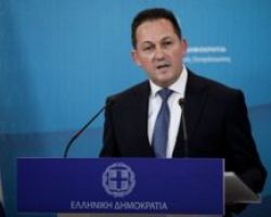 Πέτσας: Ακυρώνονται λόγω κορωνοϊού οι παρελάσεις για την 28η Οκτωβρίου