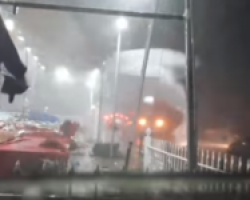 Βίντεο-σοκ: Η στιγμή που η φονική κακοκαιρία χτυπάει τη Χαλκιδική -Δεν αφήνει τίποτα όρθιο