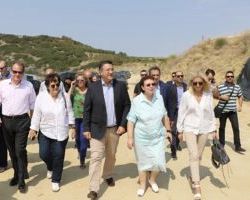Επίσκεψη και αυτοψία Μενδώνη και Τζιτζικώστα στο μνημείο του Τύμβου Καστά στην Αμφίπολη