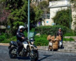 Συνελήφθη επ’ αυτοφώρω Μαροκινός στην Ακρόπολη -Είχε διαπράξει πάνω από 11 κλοπές πεζών
