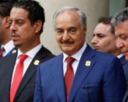 ΕΚΤΑΚΤΟ: Ο Χαφτάρ στην Αθήνα! Συναντάται με Μητσοτάκη και Δένδια
