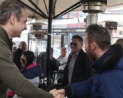Μητσοτάκης στα σύνορα: «Ο Eβρος είναι πάντα όρθιος, δεν θα περάσει κανείς παράνομα»