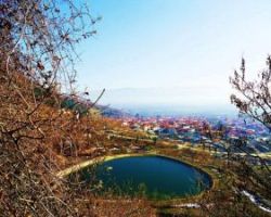 Υπογραφή σύμβασης για την αποκατάσταση της γέφυρας Προμάχων  από τον Αντιπ. Πέλλας Δ. Τζαμτζή  και τον ανάδοχο του έργου