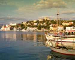 Καστελόριζο: Επιστρέφουν οι τουρίστες μετά την αποκλιμάκωση της έντασης – Κύμα στήριξης