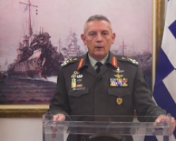 Αρχηγός ΓΕΕΘΑ: “Οι σύγχρονοι επιβουλείς ας μην αποδειχθούν το ίδιο υπερφίαλοι…” (video)