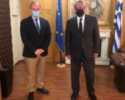 Επικοινωνία Σταμενίτη με τον Υπουργό Αγροτικής Ανάπτυξης και Τροφίμων  για αποζημιώσεις σε ροδάκινα και σταφύλια.